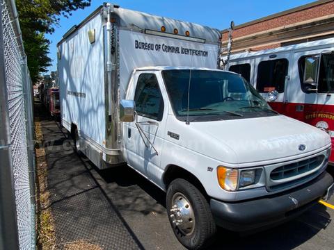 2001 Ford E-350 - Box Truck ***LOW MILES***