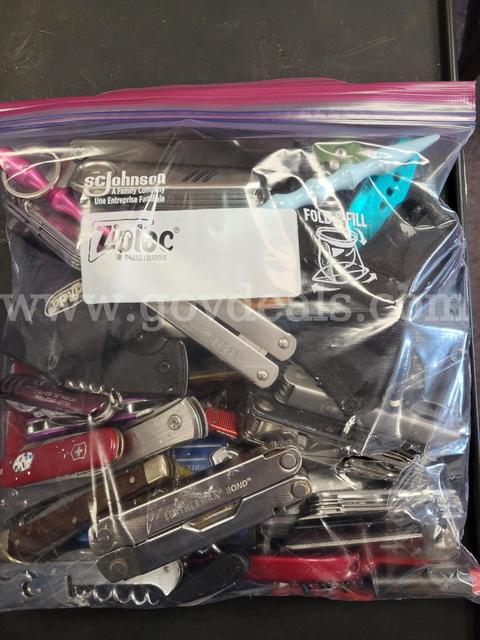 Bag of miscellaneous Knives & Multi-Tools