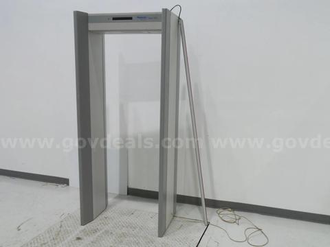 Rapiscan Systems Metor 200 Walk-Through Metal Detector