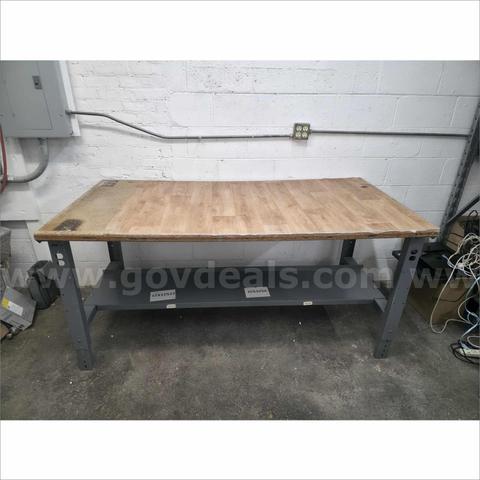 ULINE 72×36 Packing Table w/ Air Cushion Machine & 2 Bubble Wrap Rolls