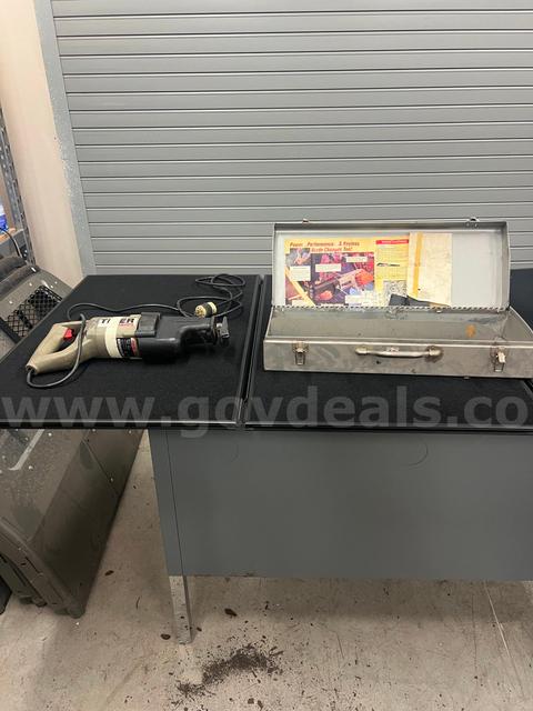 Porter-Cable Tiger Saw Model 737 Reciprocating Saw with Metal Case