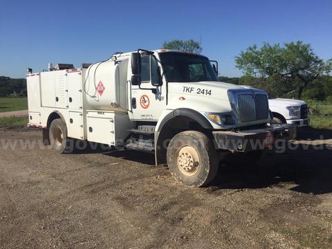 2007 International 7300 4x4 S/A Fuel & Lube Truck