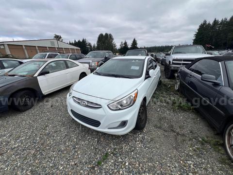 White 2016 Hyundai Accent SE 4-Door 6A
