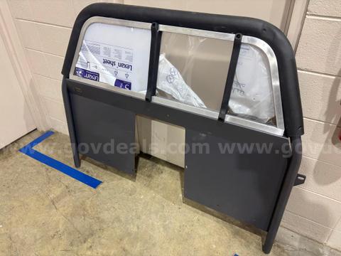 Setina Flat Front Partition for Chevy Tahoe 21'+ PK0439TAH21 - government surplus lot currently bid at $1 in Fort Payne, AL