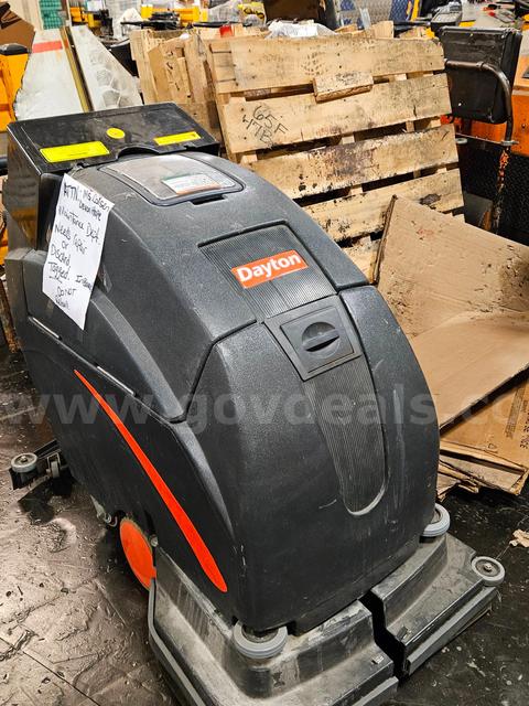 Dayton 26" Auto Scrubber Model 4NEL8 - Non-Operational