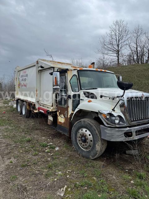 2013 International 7400 Garbage Packer