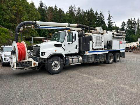 Vacon, 2016 Freightliner 114SD w Vaccon sewer maintenance body