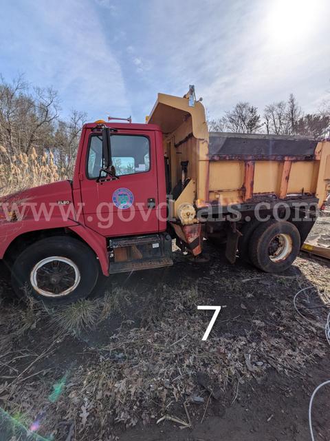 2001 Freightliner FL80