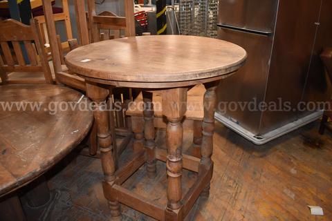 Bar Height Table w/3 Chairs (Wooden)
