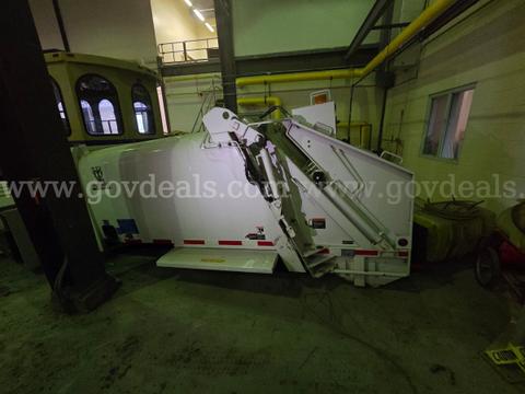 Wayne Hook Lift Rear Load Body