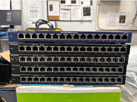 5x Netgear Switches