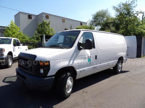 2013 Ford Econoline *very low miles*