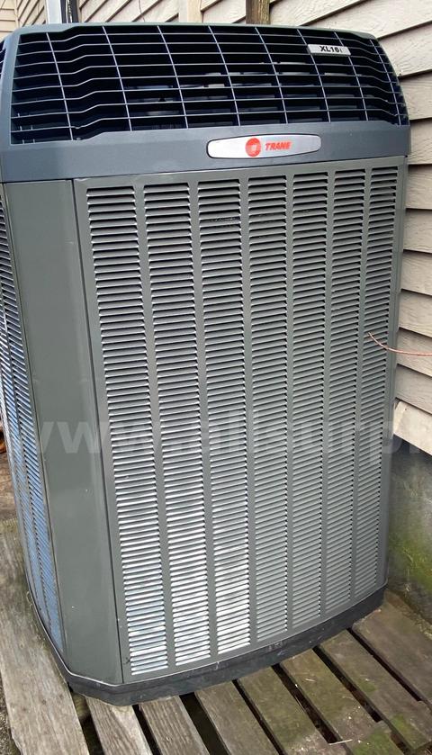 Trane XL16 i outdoor air conditioner condenser unit