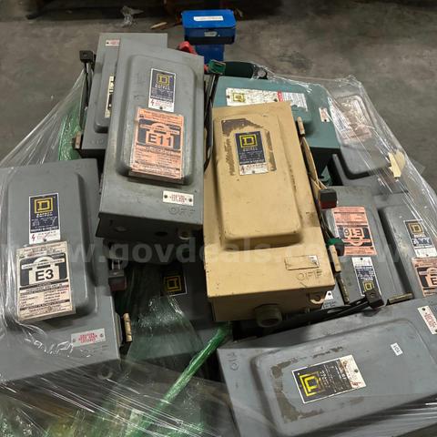 Approximately 33 Square D Safety Switches 30 Amp & 60 Amp 600V 3-Phase