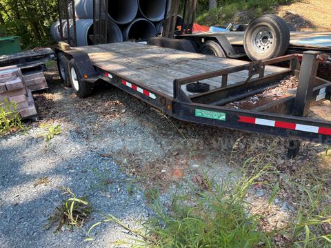 2011 MIKE'S WEDLING & TRAILER MFG EQUIPMENT TRAILER