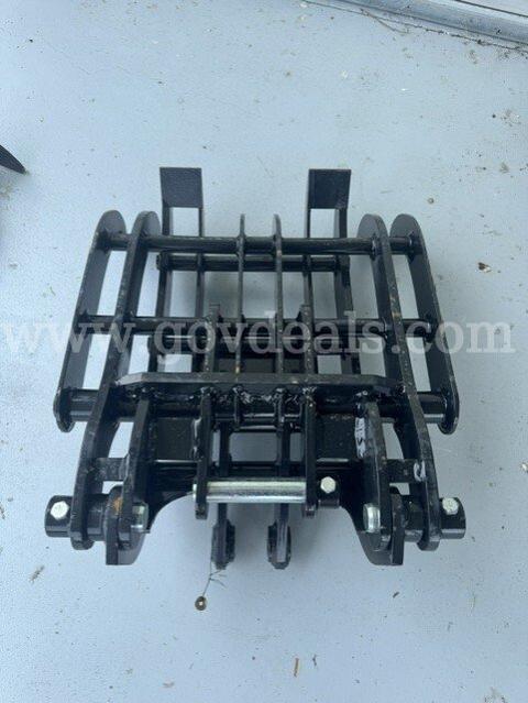 Excavator Grapple, 1" Pin — New/Unused