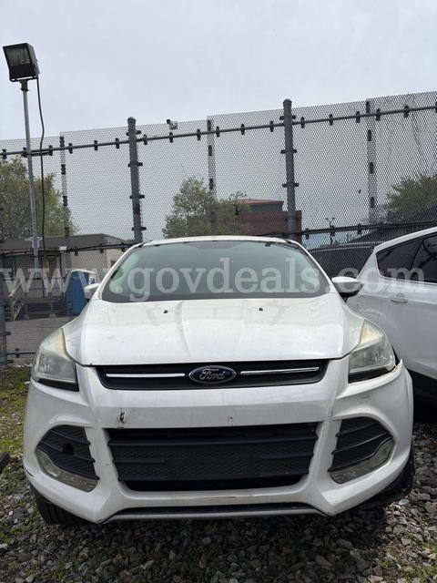 2015 Ford Escape SE 4WD (SFS-017)