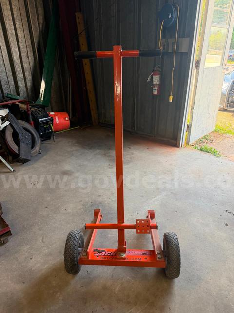 Zero turn mower lift