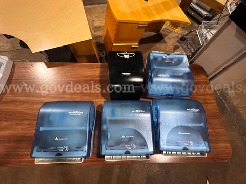 Lot of 5 automatic paper towel dispensers, unknow condition