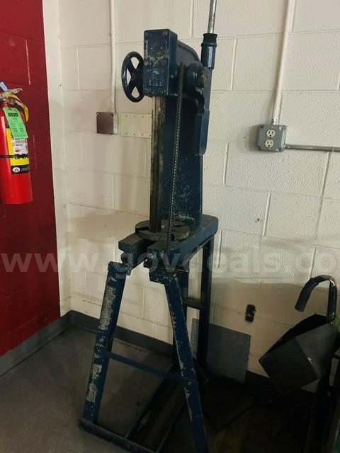 Vintage Ratcheting Arbor Press