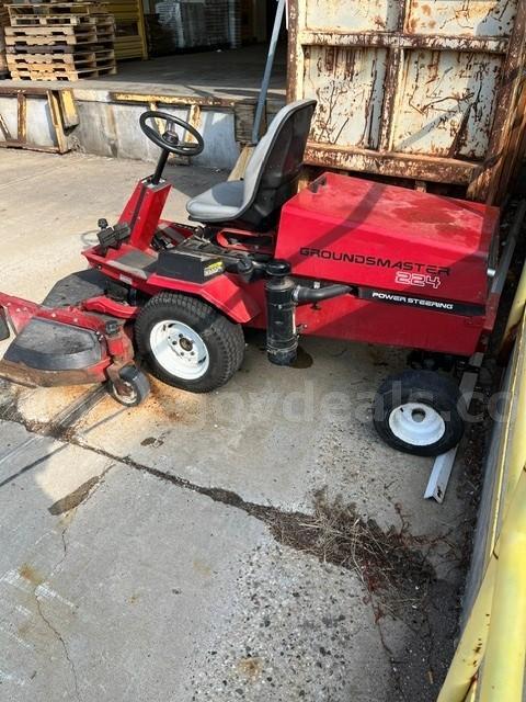 Toro Groundsmaster Riding lawnmower