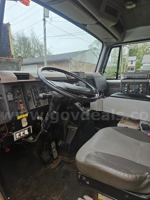2001 International 4900