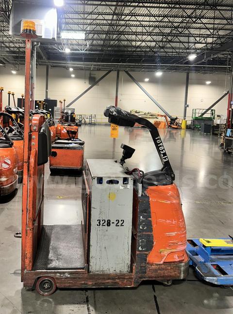 Toyota Tow Tractor - Battery Included - Working