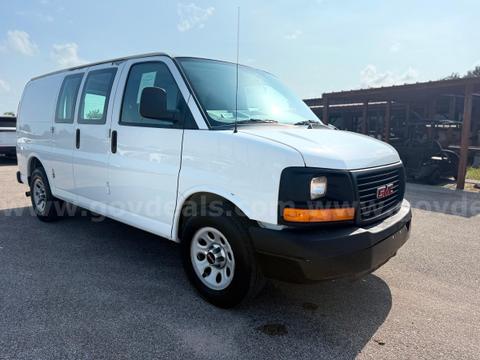 2013 GMC Savana CARGO VAN Spacious
