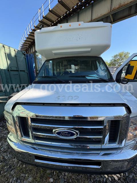2016 Ford Econoline (5202)
