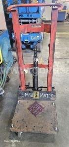 Wesco Manufacturing DPL-40-1620 Hydraulic Lift Table (750 lb)