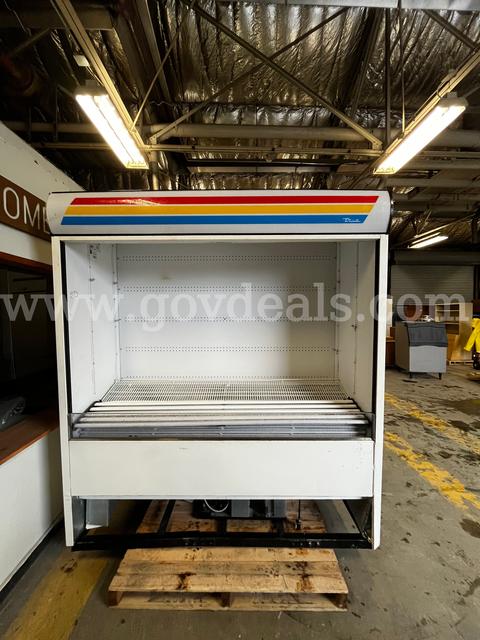 Qty 1 - True Display Merchandiser - PARTS. REPAIR, OR SCRAP