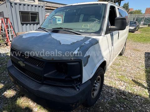 2010 Chevrolet Express (FCS059X)