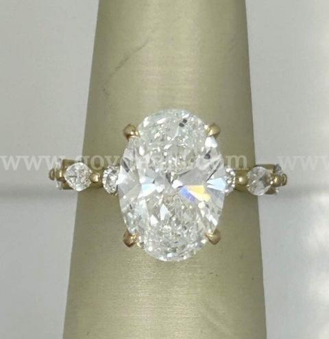 4.82 Carats Custom Made Oval Bubble Band 14KT Yellow Gold