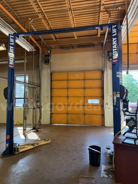 Rotary Lift Vehicle Lift