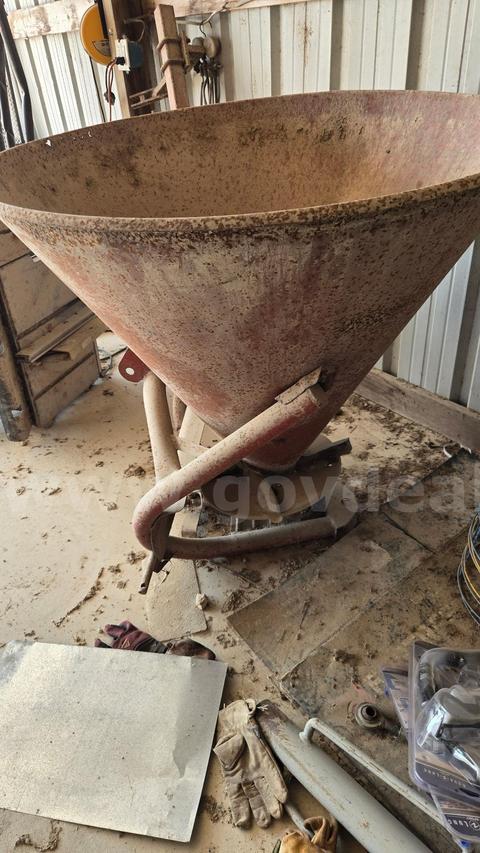 3 Point Tractor Mounted Seed Spreader