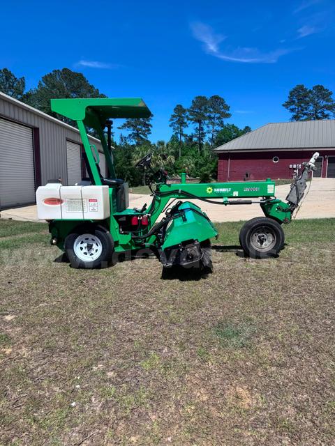 2017 LAY-MOR  SELF PROPELLED BROOM