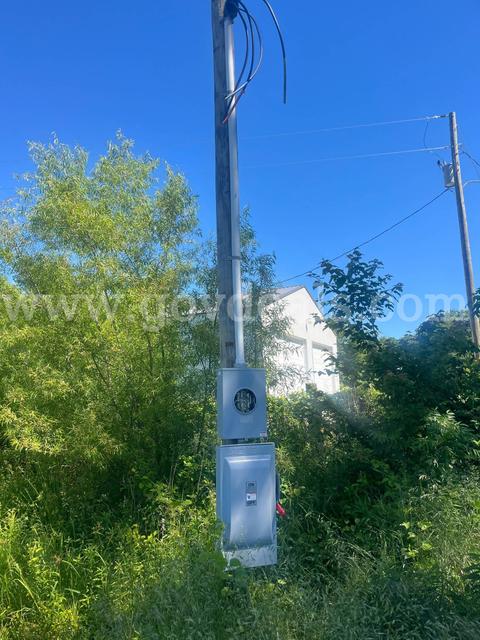 Service Light Pole