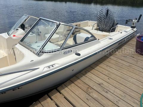 2002 Sea Hunt 200 Escape