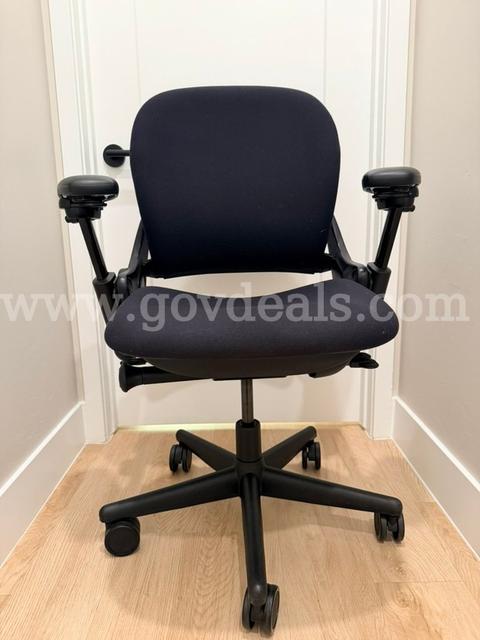 Steelcase Leap V1 Ergonomic Office Chair | Adjustable Arms | Black | Condition | 9.5/10