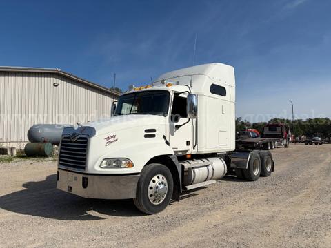 2007 Mack CXN613 6x4 T/A Sleeper Truck Tractor