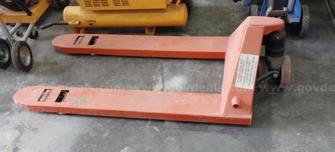 Haul Master Pallet Jack - 2.5 Ton Capacity