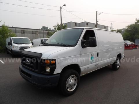 2013 Ford Econoline *Low Miles*