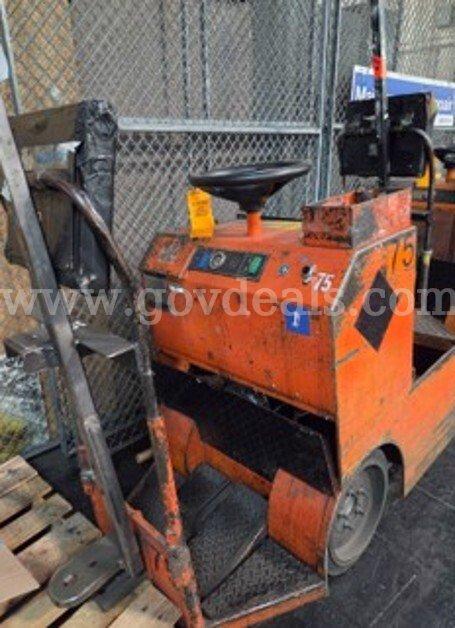 Taylor Dunn Tow Truck - E0-034-51 model