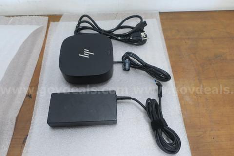 LOT OF (100) ASSORTED HP DOCKING STAIONS W/ POWER ADAPTERS- TESTED!
