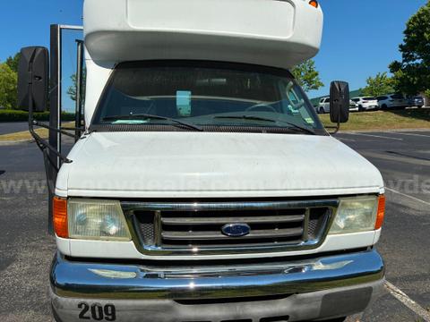 2007 Ford Econoline Minibus