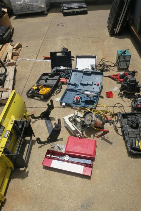 LOT OF (16) ASSORTED POWER TOOLS W JOHN DEERE SNOW PLOW- UNTESTED!