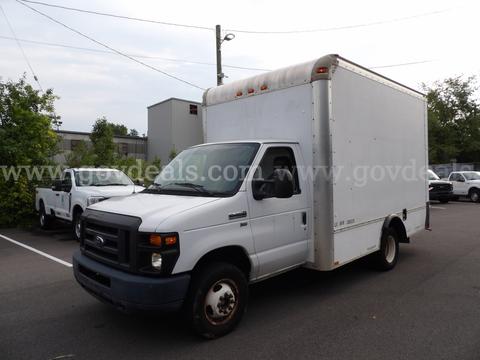 2013 Ford Econoline E-350 SD Box Truck (Low Miles)