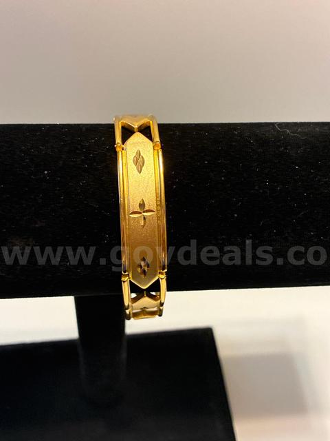 7.5β Diamond-Cut ID Bracelet W/ Textured Finish 24K Real Gold Filled.