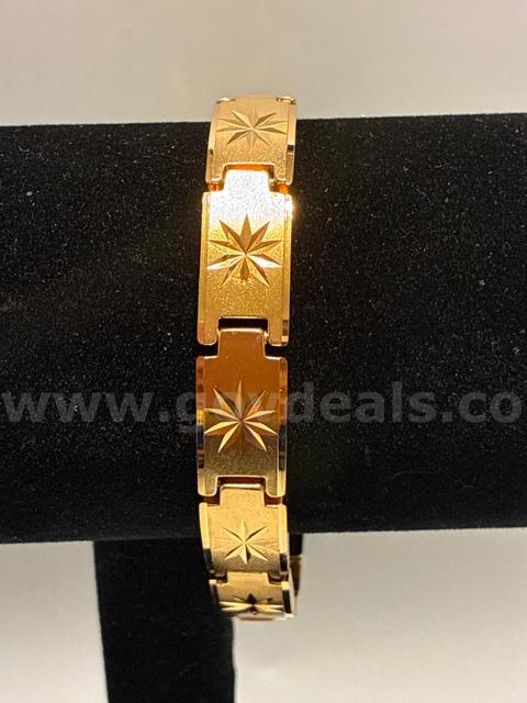 7.5β Diamond-Cut Starburst Link ID Bracelet W/ Textured Finish 24K Real Gold Filled.