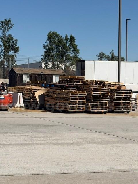 Wood Pallets, Lot of 420